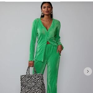 NWT- NY&C Plisse pants